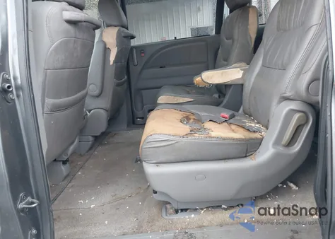 2010 Honda Odyssey Ex-L z USA, uszkodzony, nr VIN 5FNRL3H62AB113704